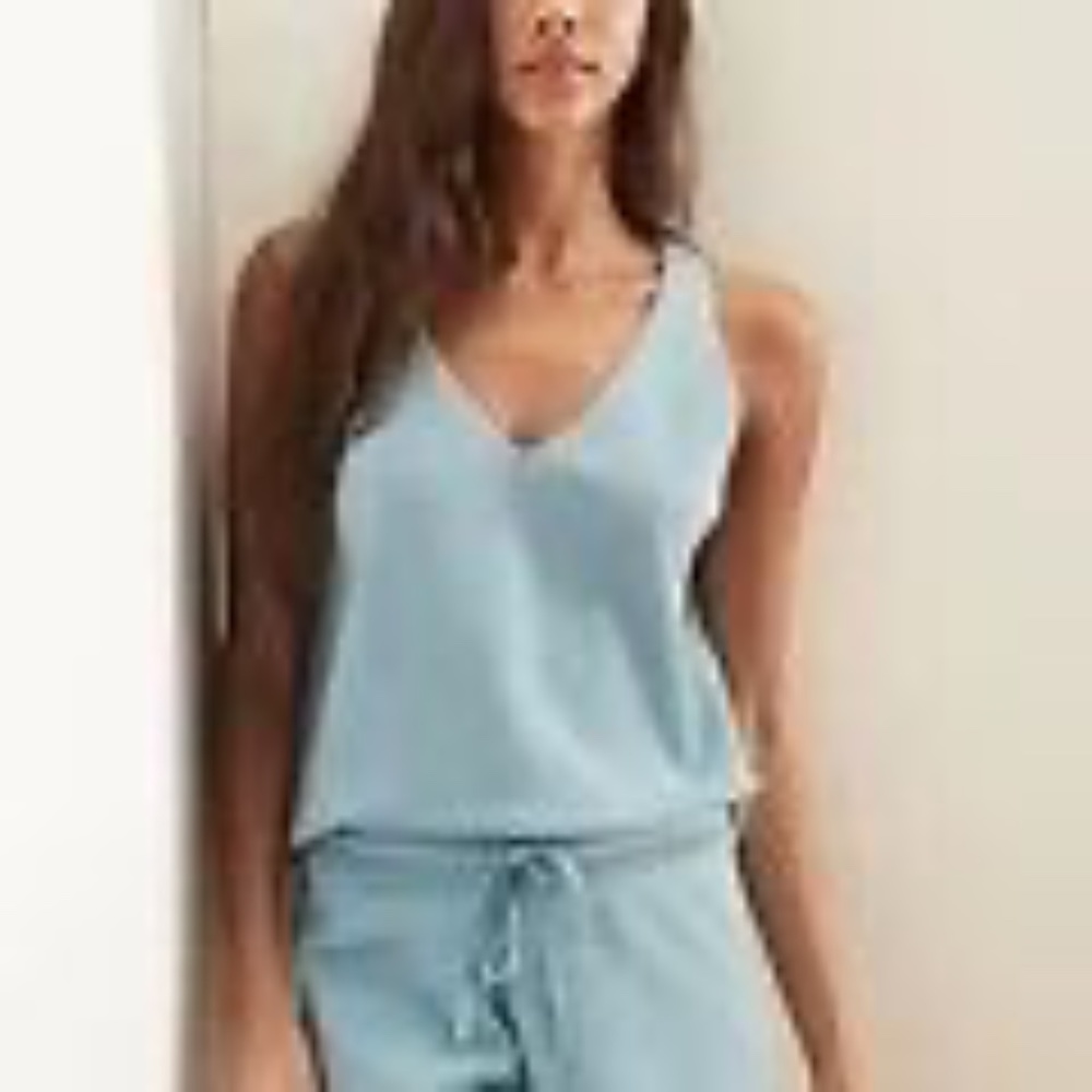 Banana Republic Factory V-Neck Sleeveless Sweater and Shorts Set